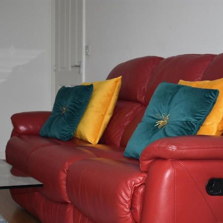 Classy Campbell Park Apartment, Balcony & Free Parking Milton Keynes Bagian luar foto