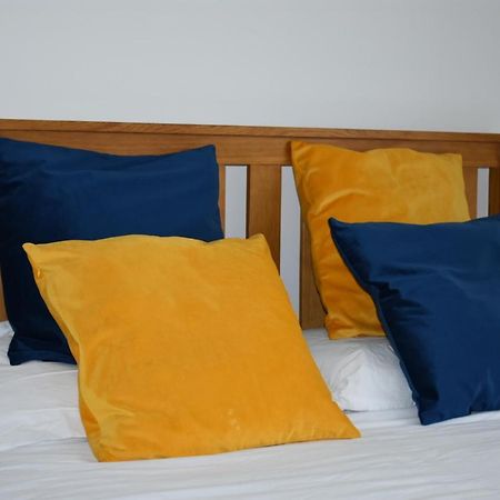 Classy Campbell Park Apartment, Balcony & Free Parking Milton Keynes Bagian luar foto