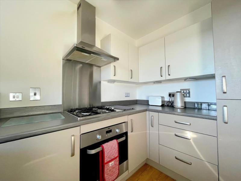 Classy Campbell Park Apartment, Balcony & Free Parking Milton Keynes Bagian luar foto