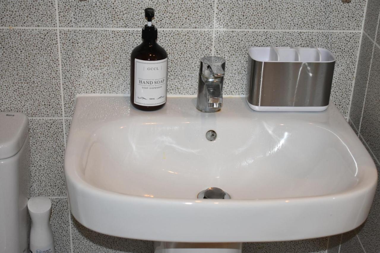 Classy Campbell Park Apartment, Balcony & Free Parking Milton Keynes Bagian luar foto
