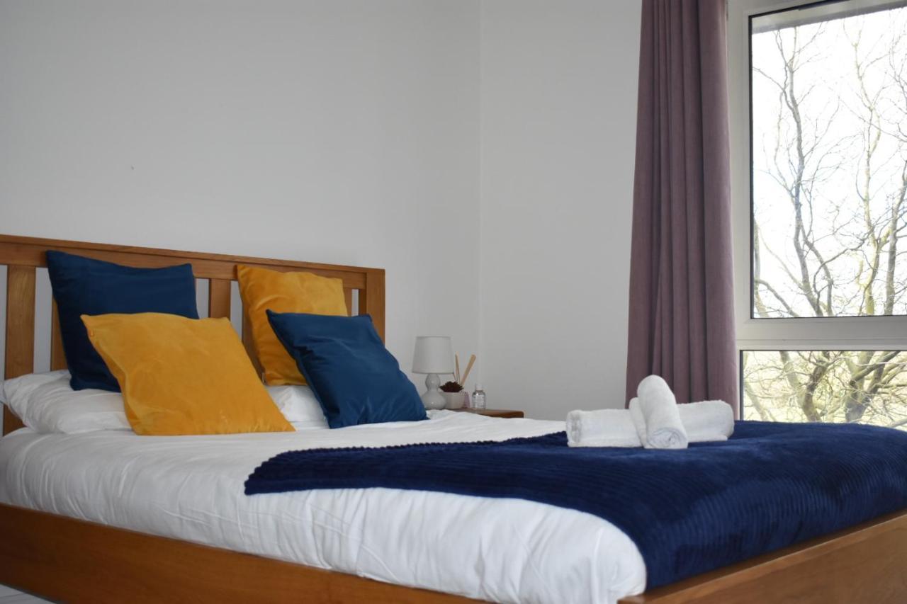 Classy Campbell Park Apartment, Balcony & Free Parking Milton Keynes Bagian luar foto