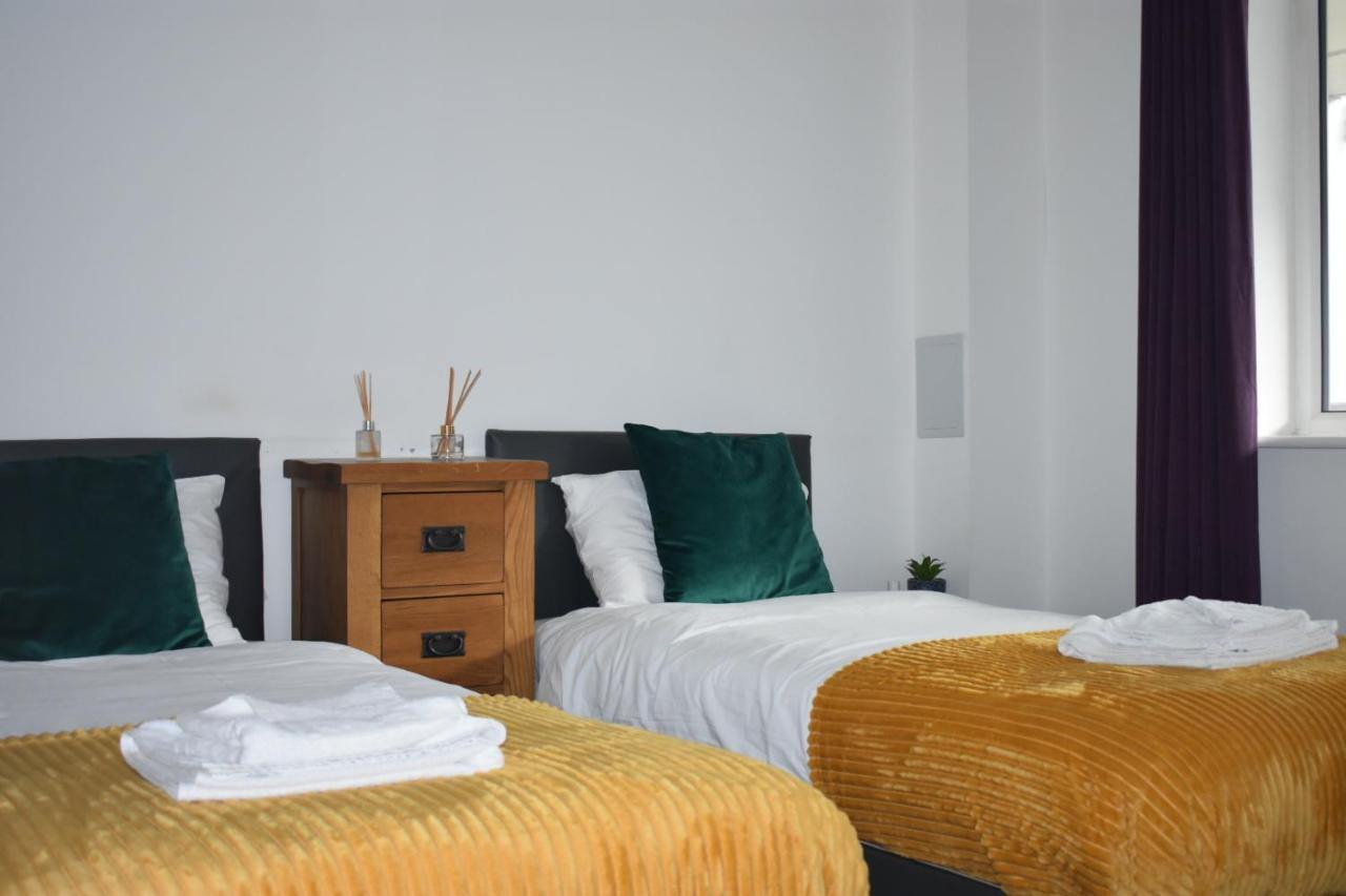 Classy Campbell Park Apartment, Balcony & Free Parking Milton Keynes Bagian luar foto